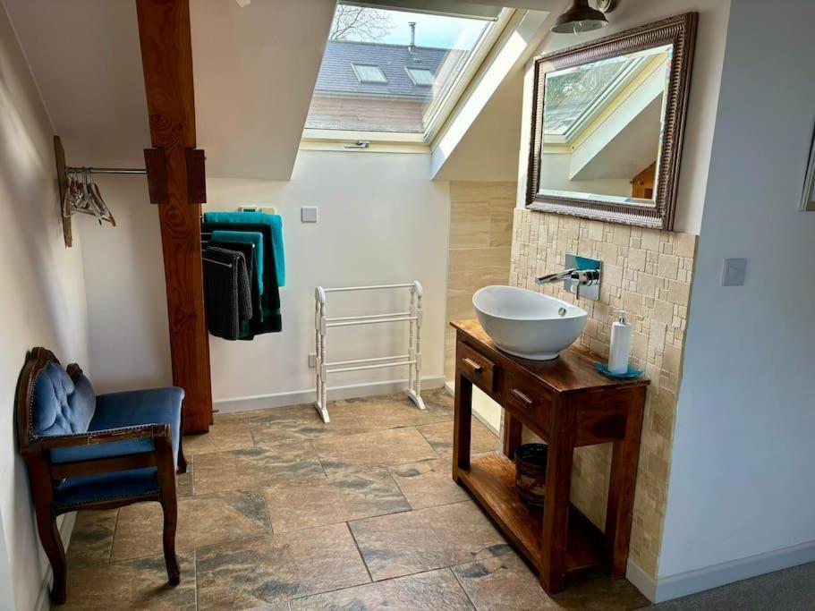 Little Bream - Pretty Cosy Cottage, Sea Views, Walk To The Beach Mawnan Smith 외부 사진