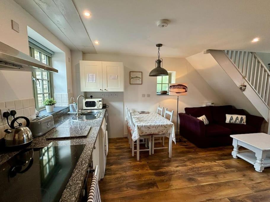 Little Bream - Pretty Cosy Cottage, Sea Views, Walk To The Beach Mawnan Smith 외부 사진