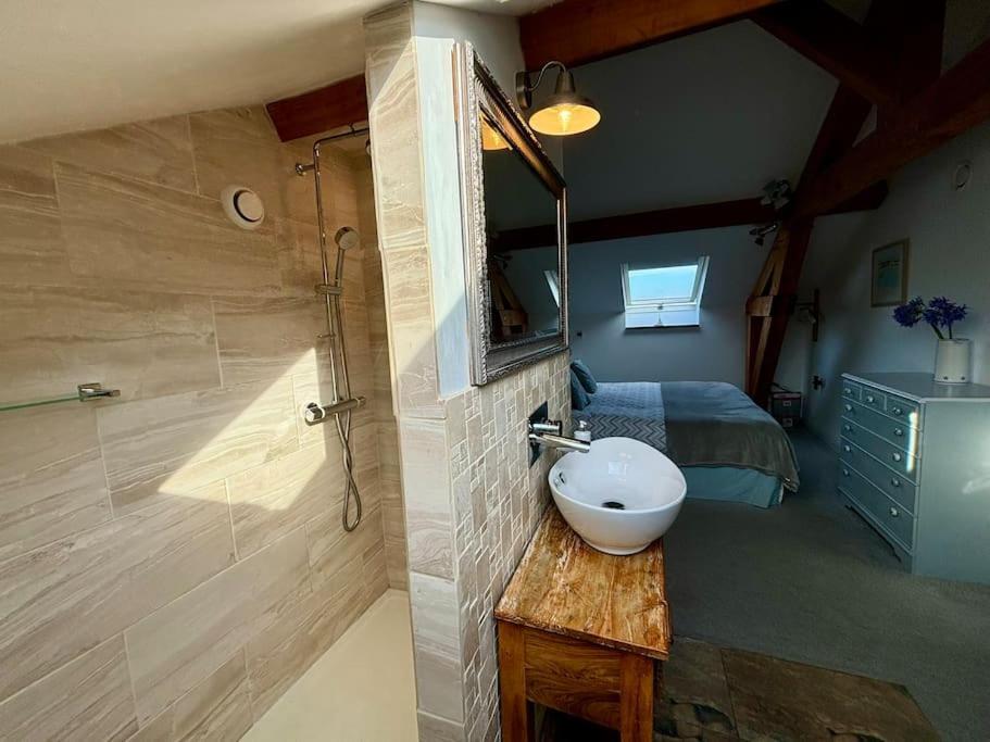 Little Bream - Pretty Cosy Cottage, Sea Views, Walk To The Beach Mawnan Smith 외부 사진