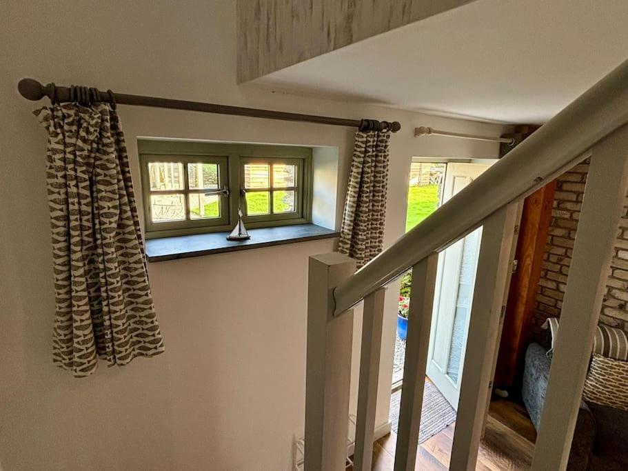 Little Bream - Pretty Cosy Cottage, Sea Views, Walk To The Beach Mawnan Smith 외부 사진